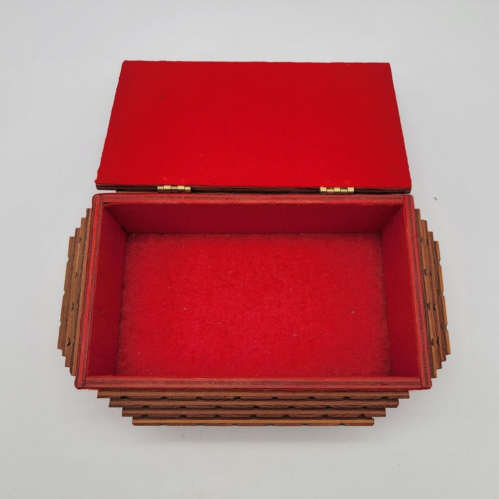 1930's Large Tramp Art Jewelry Box - Picture 3 of 7